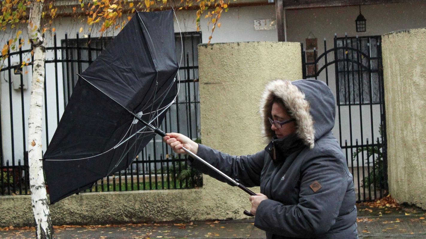 ¡Vientos huracanados amenazan a Chillán y Ñuble! Se esperan ráfagas extremas en la región
