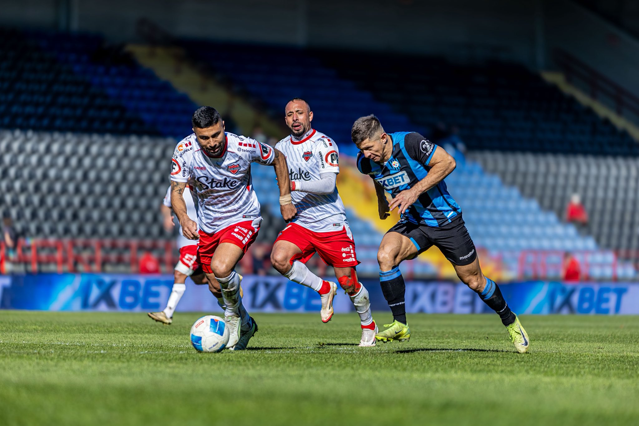 Ñublense sorprende a Huachipato y se lleva la victoria por la cuenta mínima en Talcahuano