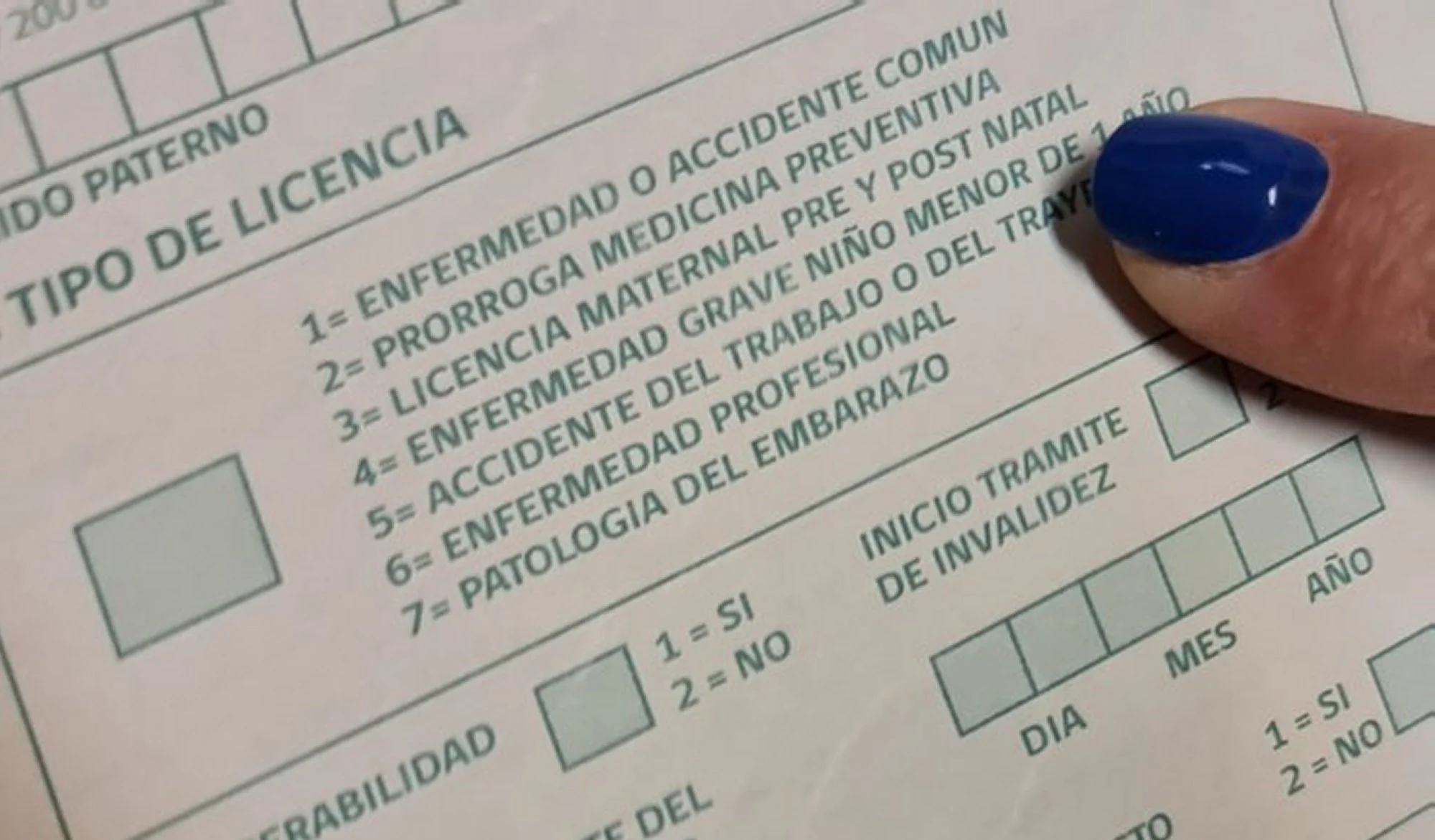 Nuevo certificado laboral revela licencias médicas y antecedentes penales
