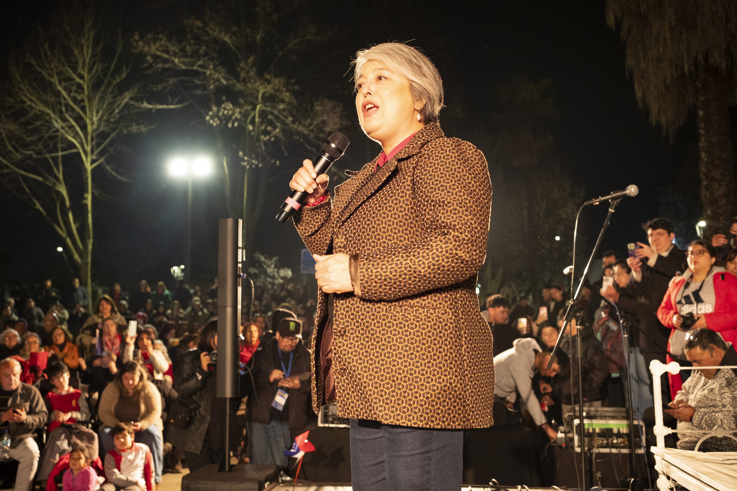 Jeannette Jara inicia gira en Ñuble con masivo encuentro ciudadano en San Carlos