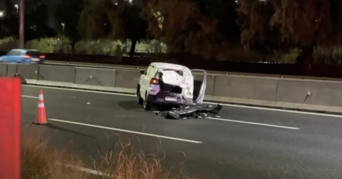 Mujer borracha llevaba a su amigo en el maletero y lo mató en accidente