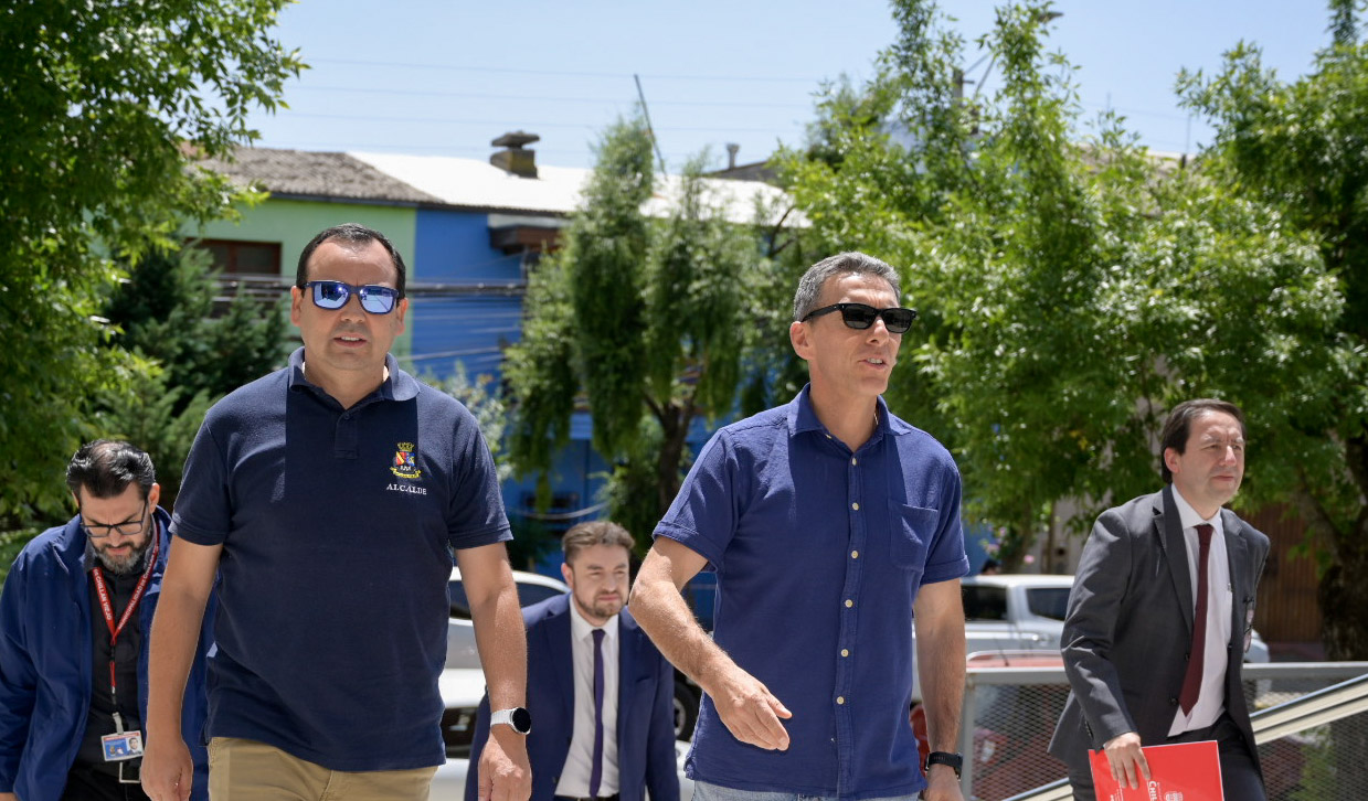 Alcaldes de Chillán y Chillán Viejo llevan a tribunales crisis por malos olores en la intercomuna