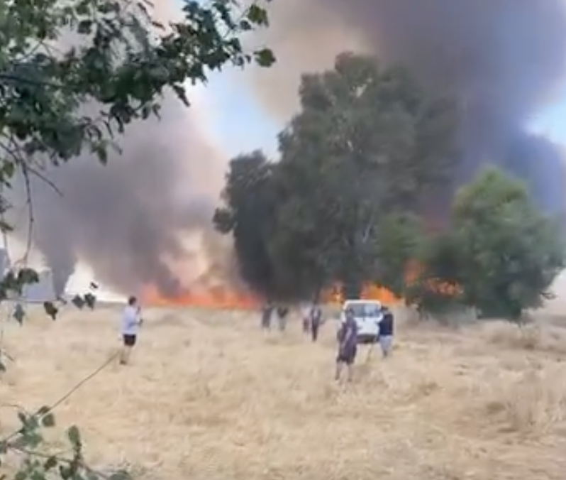 Incendio fuera de control en San Ignacio obliga a declarar alarma general