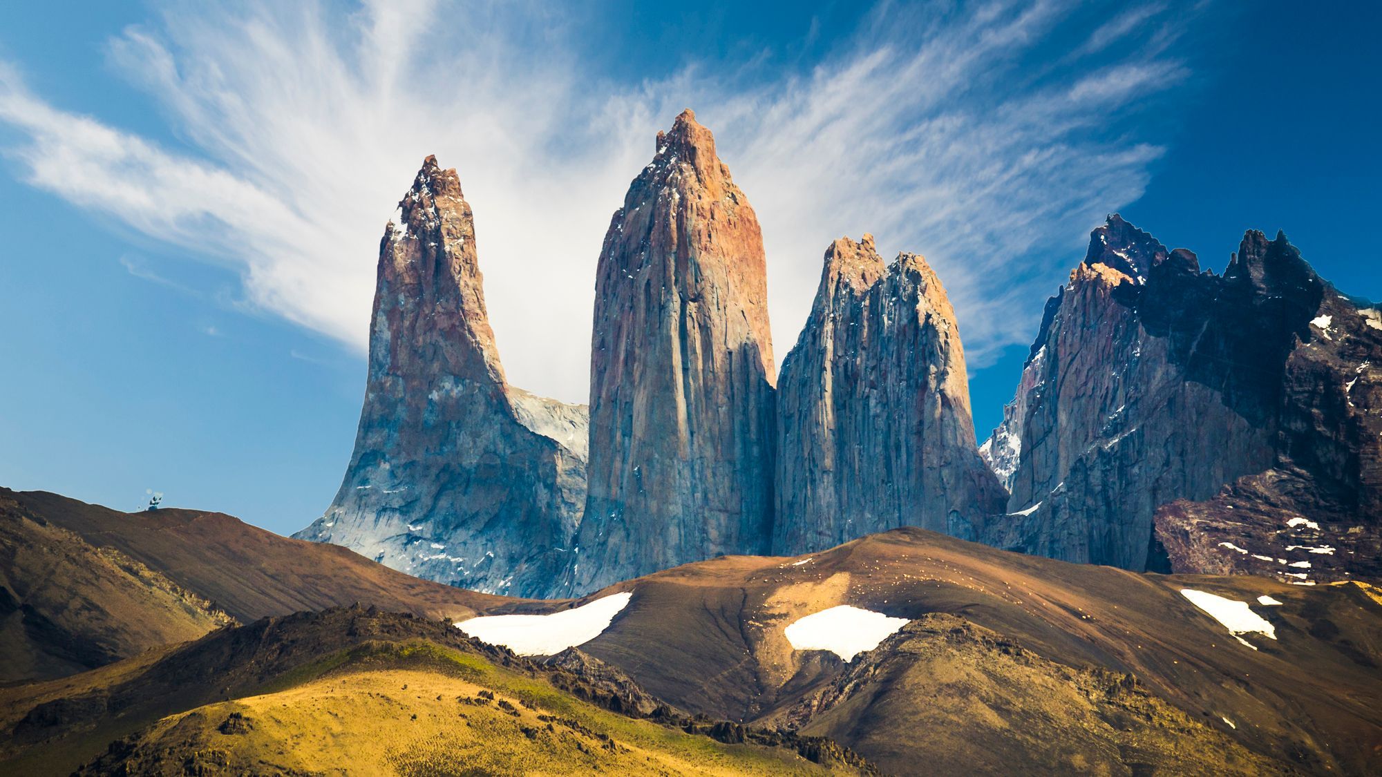 Turista israelí deberá pagar $1 millón a Bomberos tras fumar en Torres del Paine