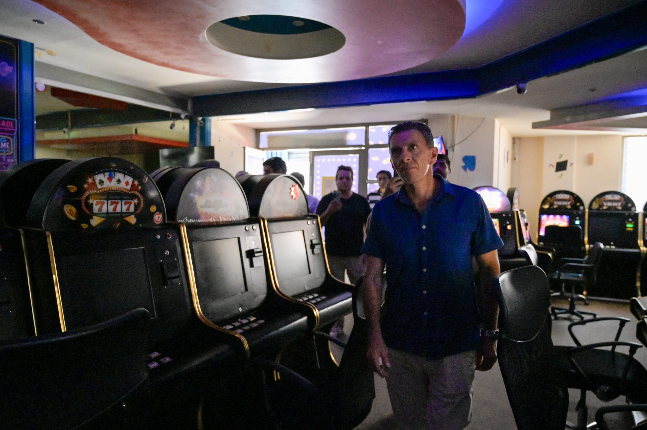 Caen casinos ilegales en Chillán: fiscalizan a 27 apostadores y clausuran locales