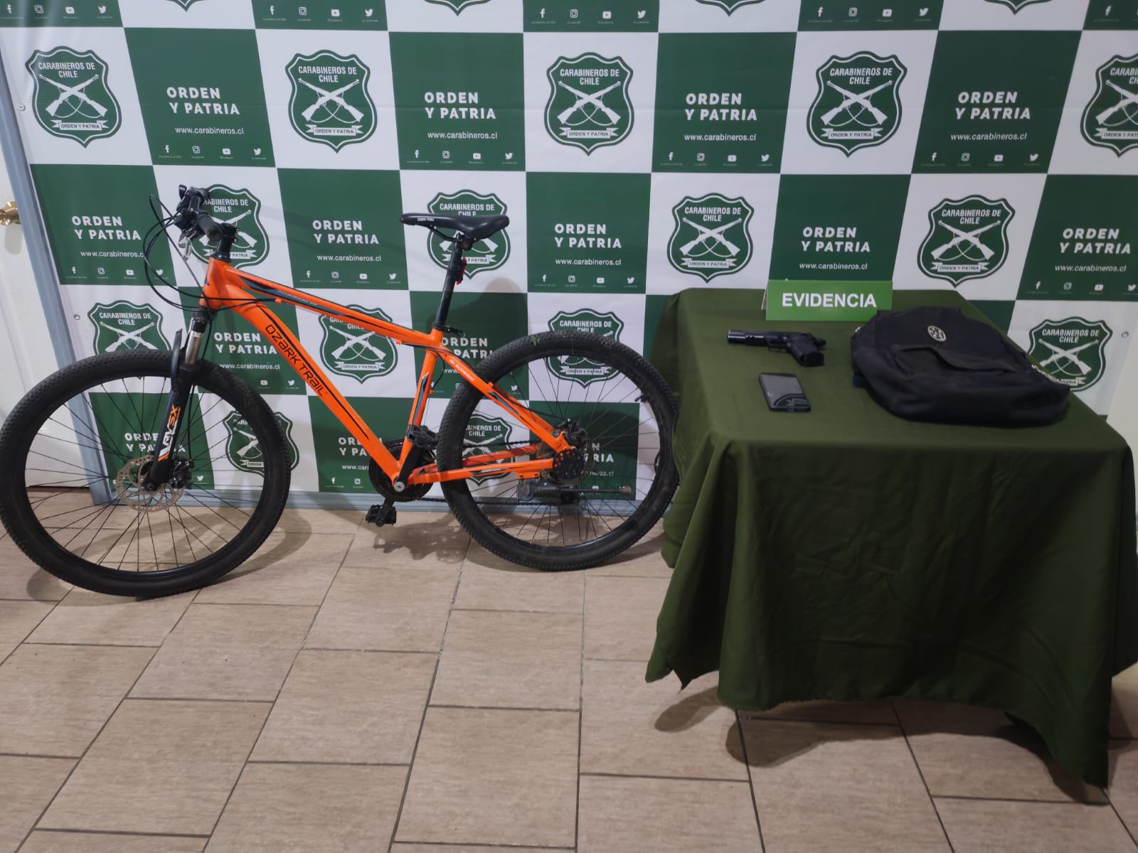 Cae banda por robo con intimidación en Chillán: Carabineros recupera arma y especies robadas