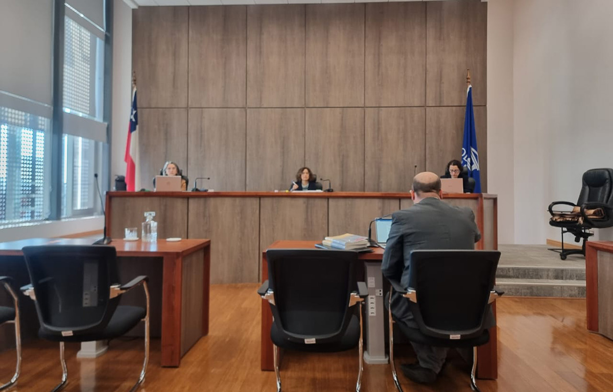 Abuelo acusado de agredir a su nieto queda libre en Chillán tras giro clave