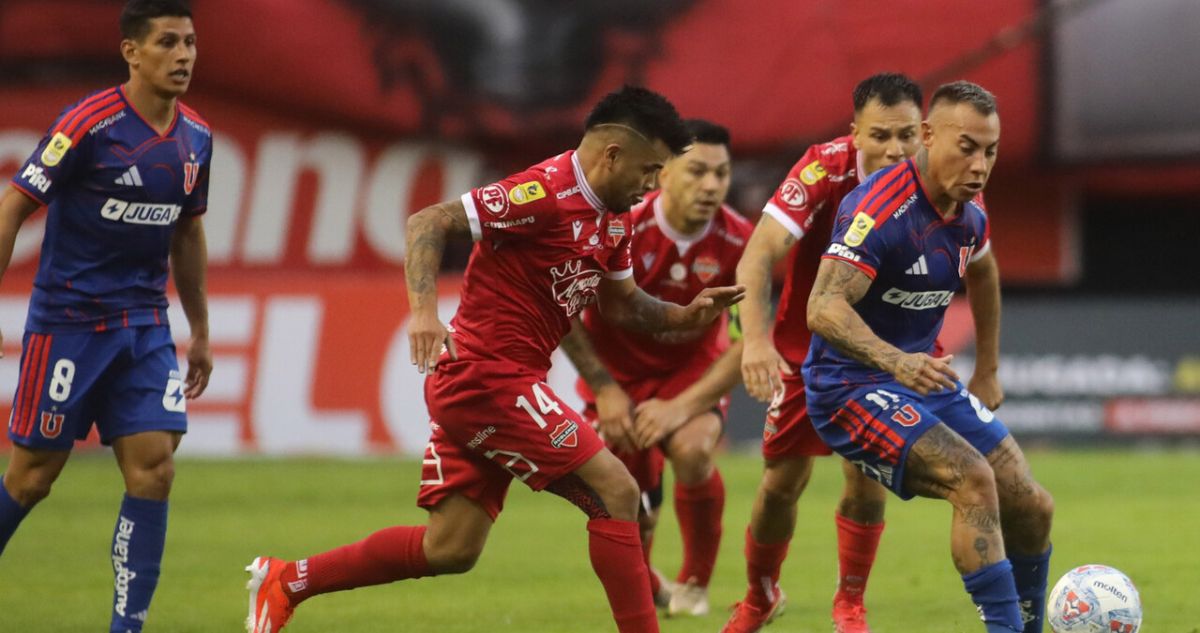 Ñublense vence a la U en Chillán y se queda con un triunfo marcado por la polémica