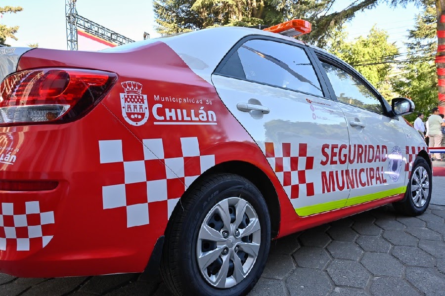 14 de 15 patrullas municipales sin papeles desatan escándalo en Chillán