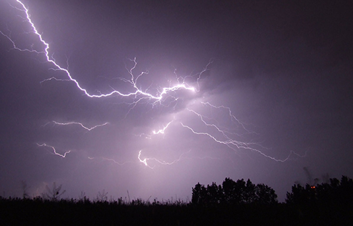 Tormentas eléctricas afectan a Ñuble y ponen en alerta a sectores de montaña