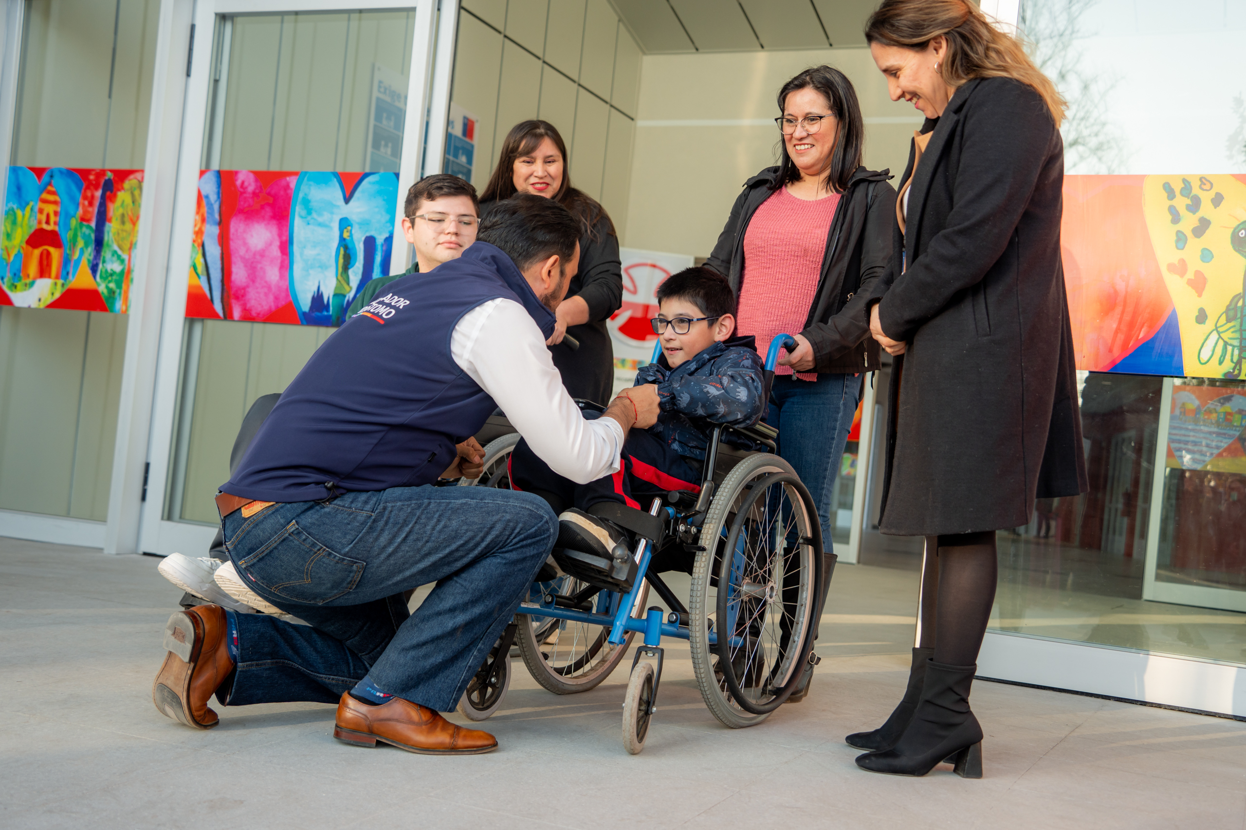 Puertas abiertas a la inclusión: Más de 100 futuros profesionales y comunidad civil conocen el nuevo Instituto Teletón Ñuble