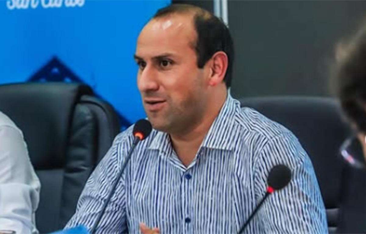 Alcalde de Coihueco incumple firma mensual y arriesga desacato