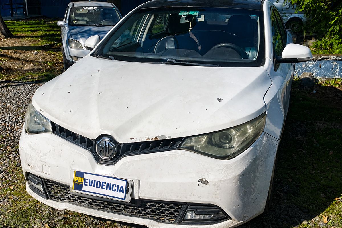Brutal asalto en Chillán: golpean y apuñalan a conductor para robarle el auto