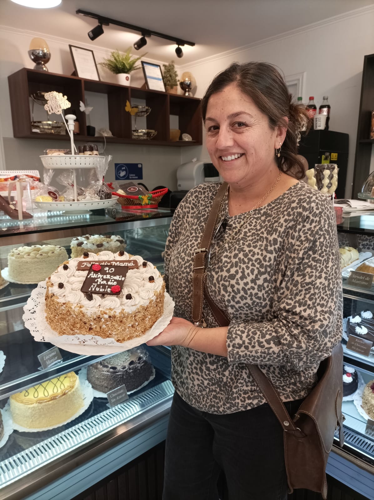 Tercera ganadora de la Torta de Aniversario.