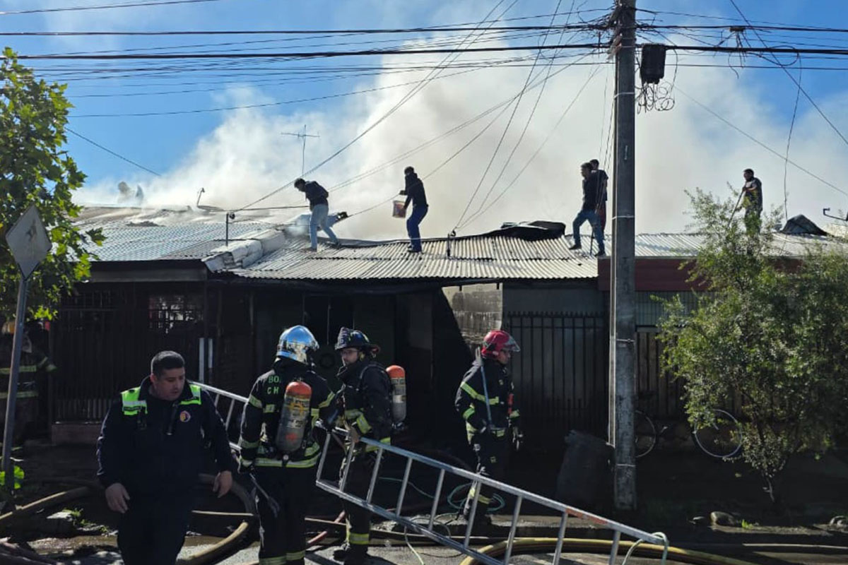Tres viviendas afectadas tras incendio que movilizó a Bomberos en Chillán