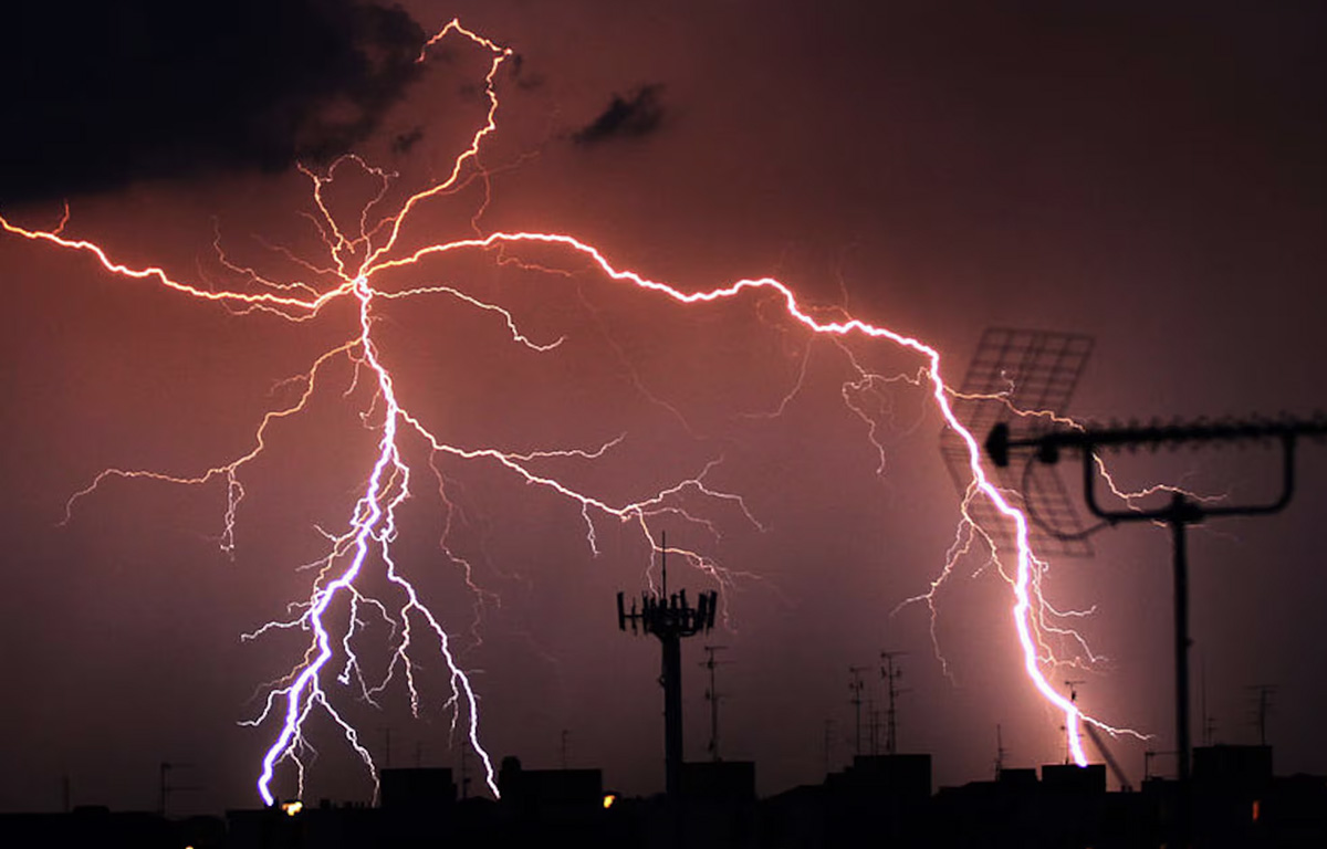 Anuncian fuerte tormenta eléctrica para Ñuble en medio de temporal