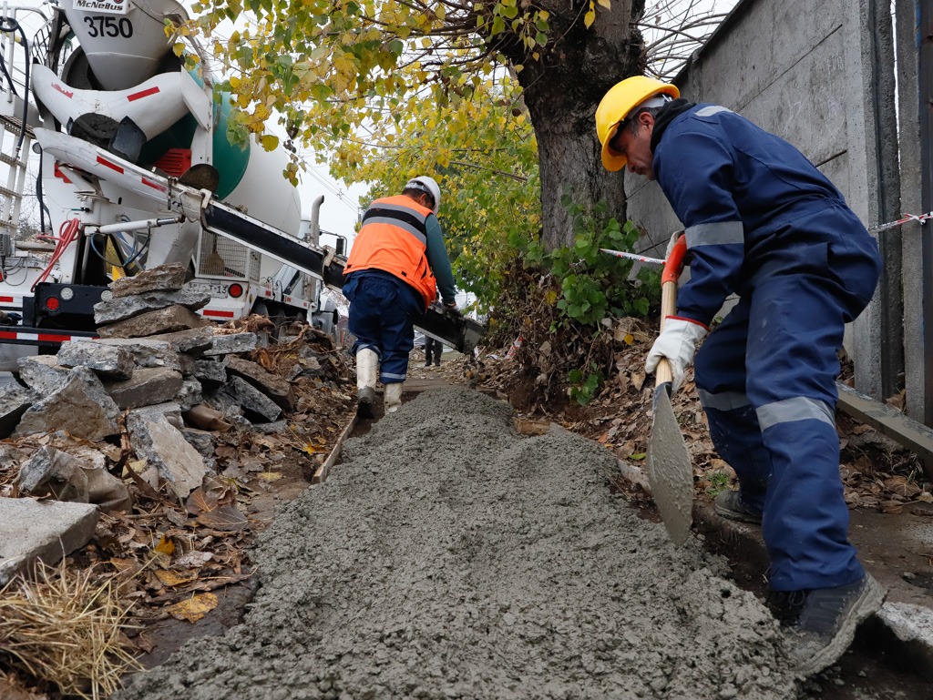 Chillán Viejo inicia programa de recuperación reparación de veredas con inversión de 30 millones de pesos