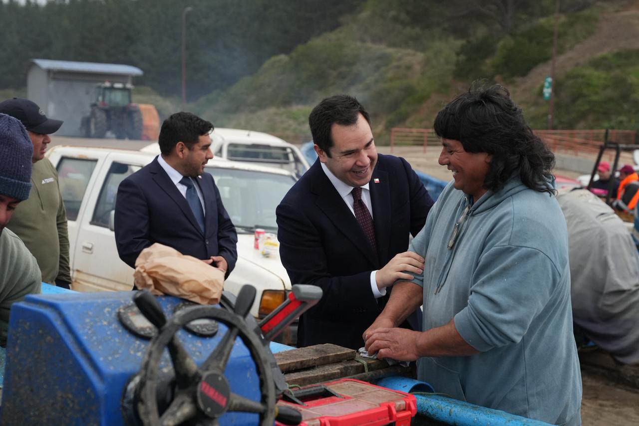 Delegado Presidencial anuncia apoyo directo para pescadores artesanales de Ñuble