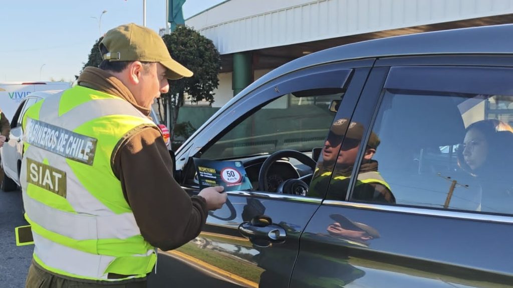 Carabineros activa plan “Ruta Segura” para reforzar la prevención y fiscalización durante este fin de semana largo.