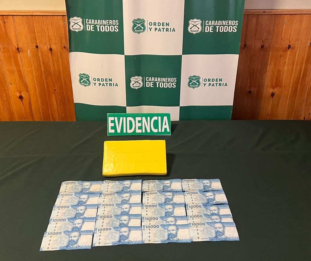 Carabineros del OS7 Ñuble detuvo a 3 personas e incautó casi 30 millones de pesos en drogas