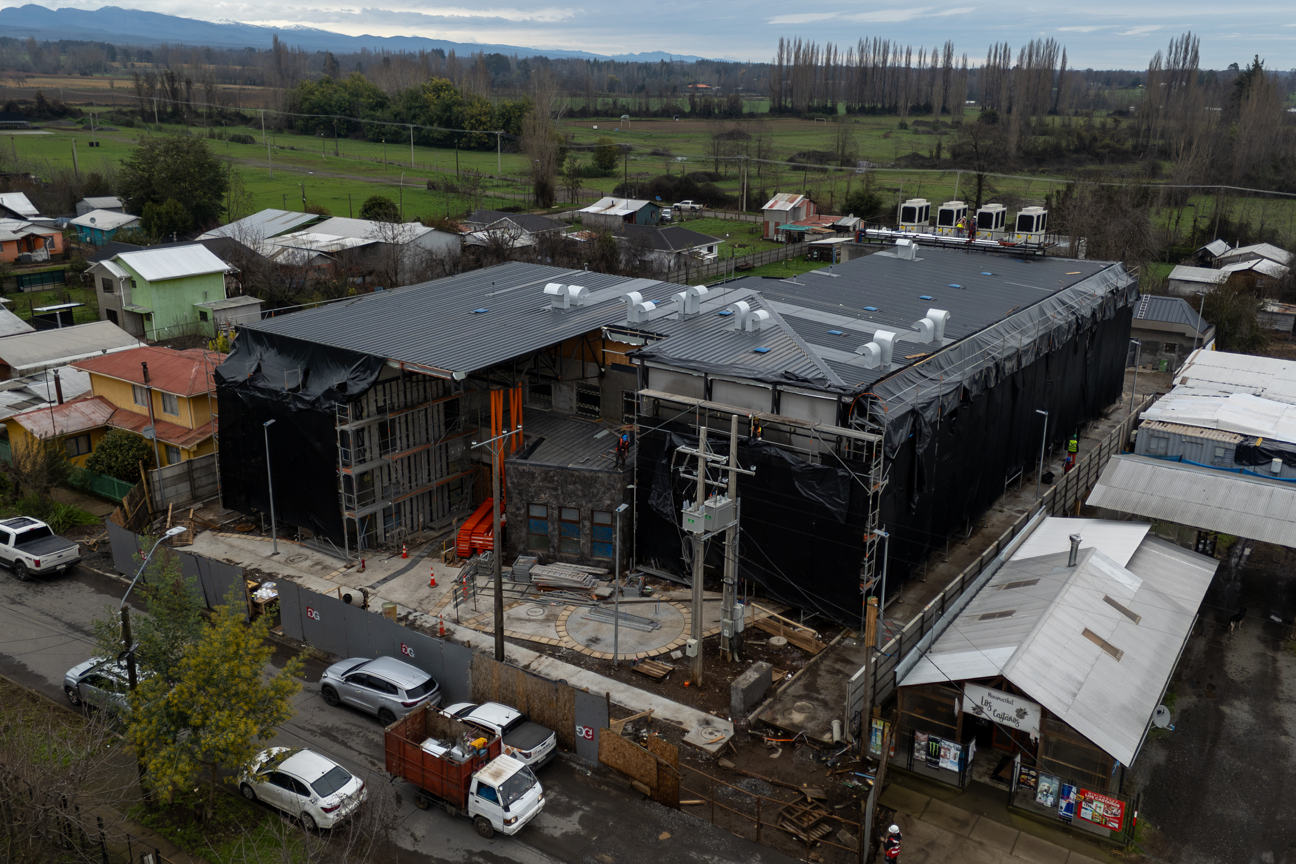 Nuevo Cesfam de Pinto alcanza un 92% de avance y proyecta su entrega para el último trimestre.
