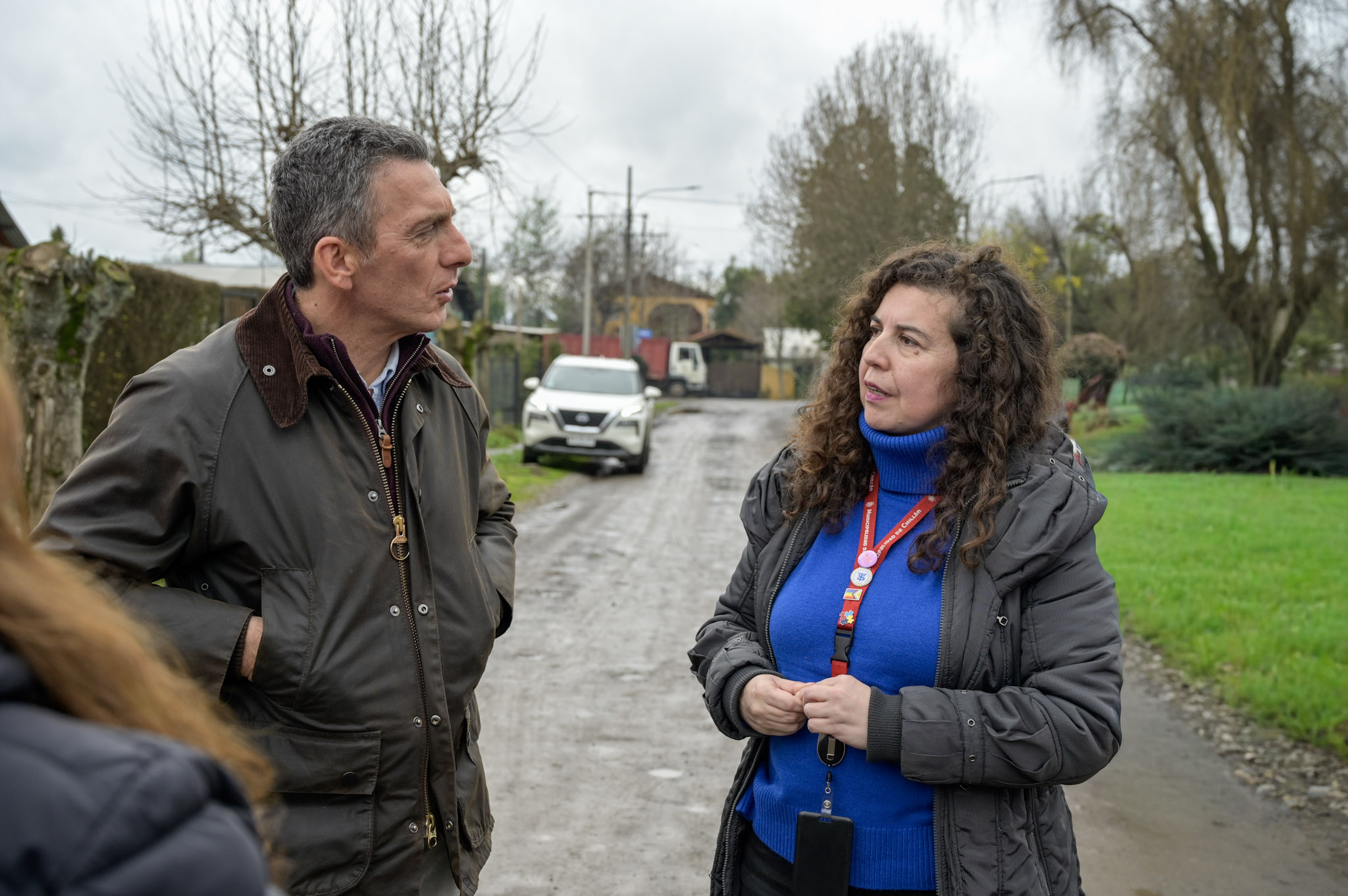 Municipalidad de Chillán entrega apoyo a familias de Santa Raquel de Cato afectadas por el temporal.