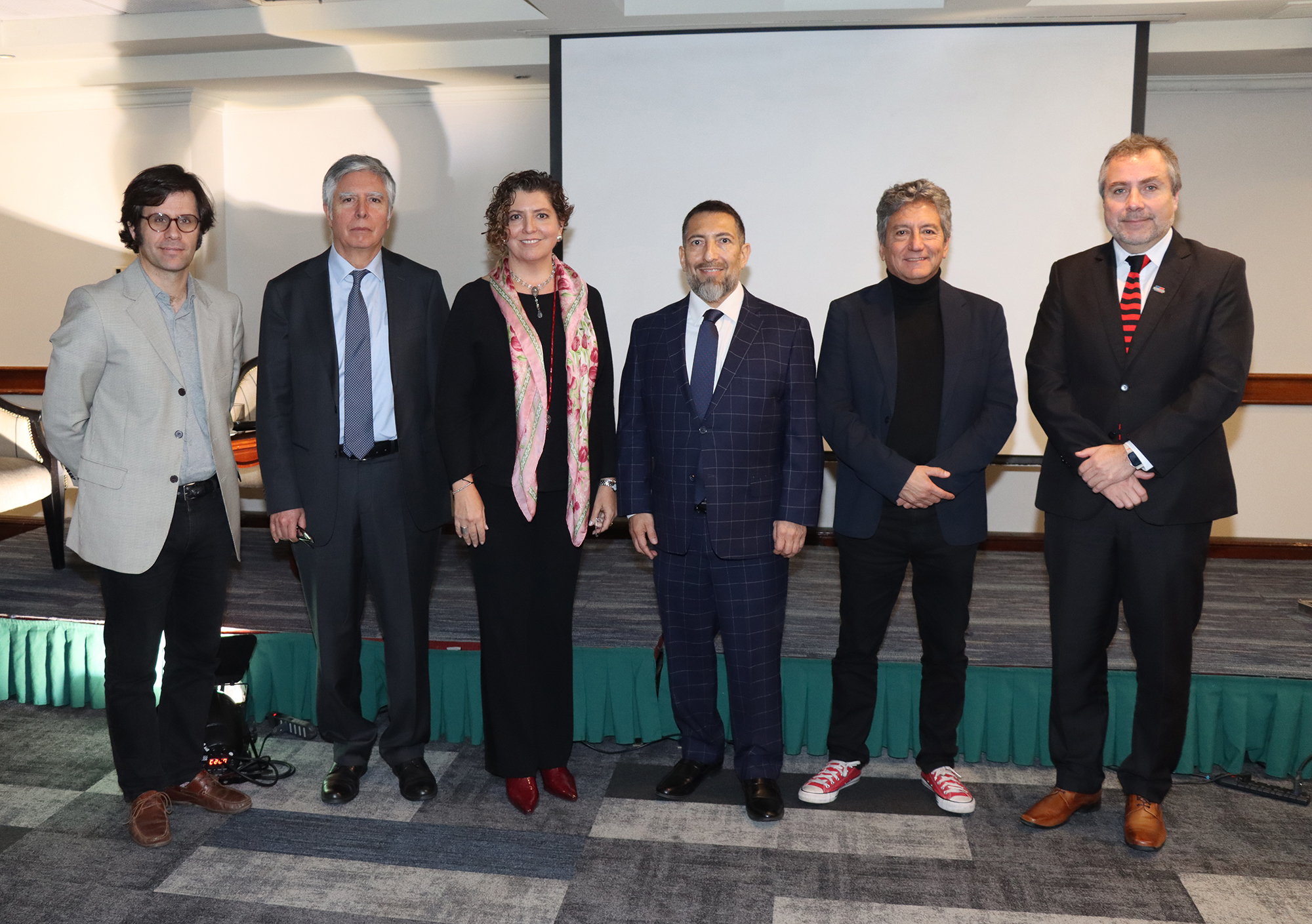 Asociación Nacional de Cooperativas de Chile realizó seminario sobre inteligencia artificial, tecnología e innovación.