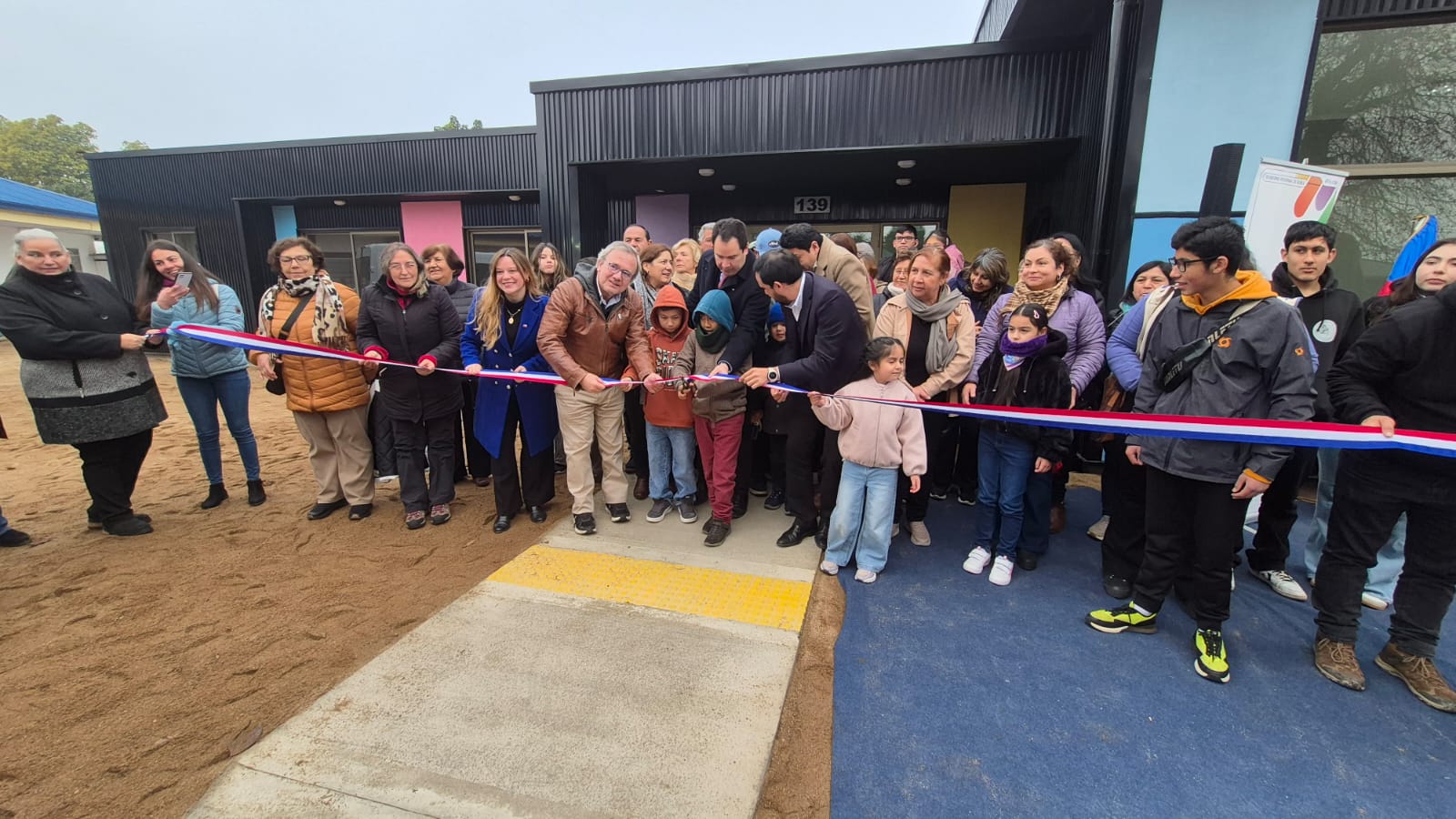 Autoridades inauguraron nuevo Salón Multiuso de Quillón.