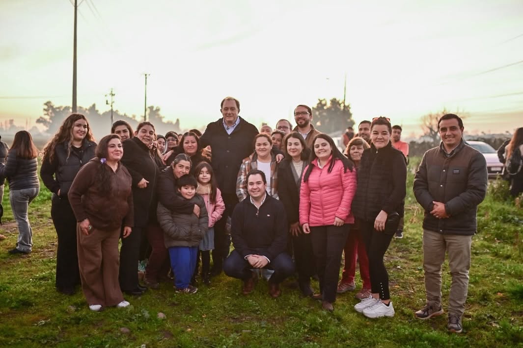 En su gira por la Región de Ñuble, el ministro del Minvu entregó certeza a las familias del comité Pedro Lagos Marchant.