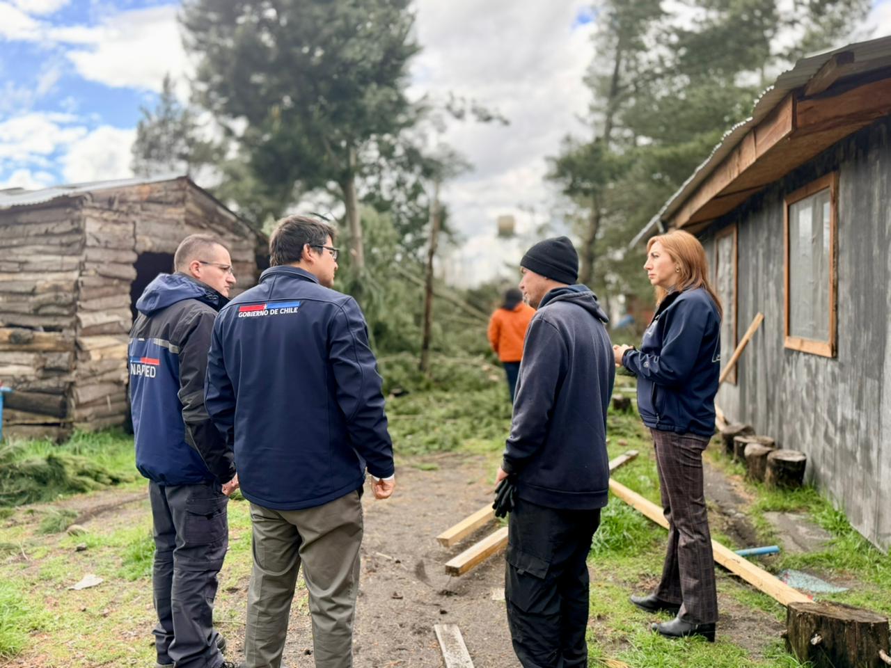 Alerta en Ñuble: Gobierno intensifica despliegue en Yungay tras paso de tornado.