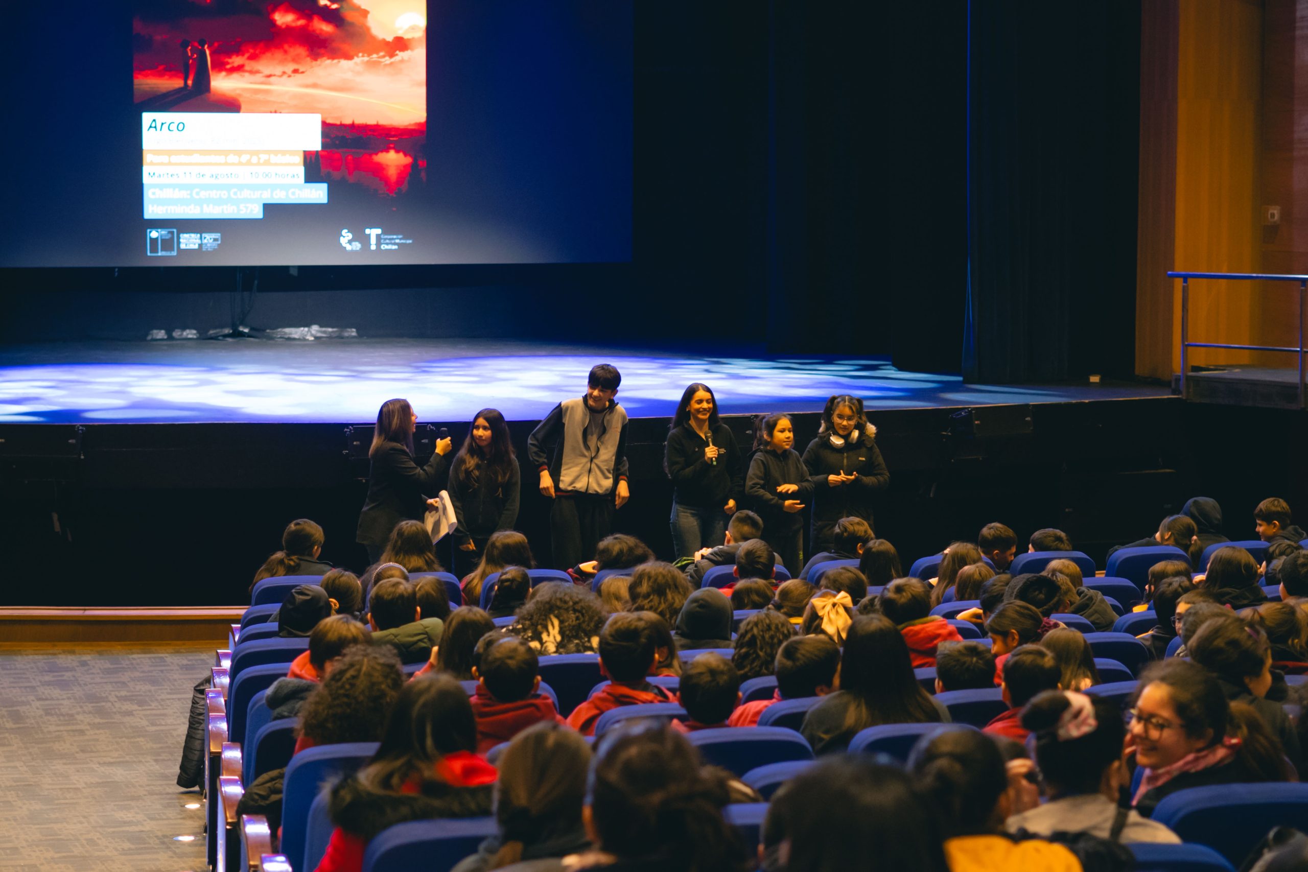 Estudiantes participaron en función película francesa.