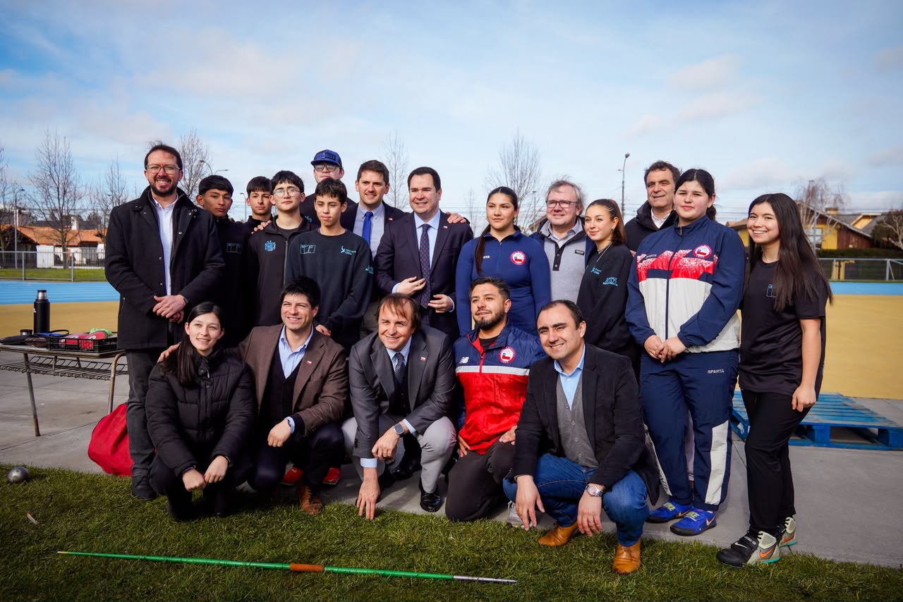 Ministro del Deporte Francisco Riveros despliega agenda en Ñuble.