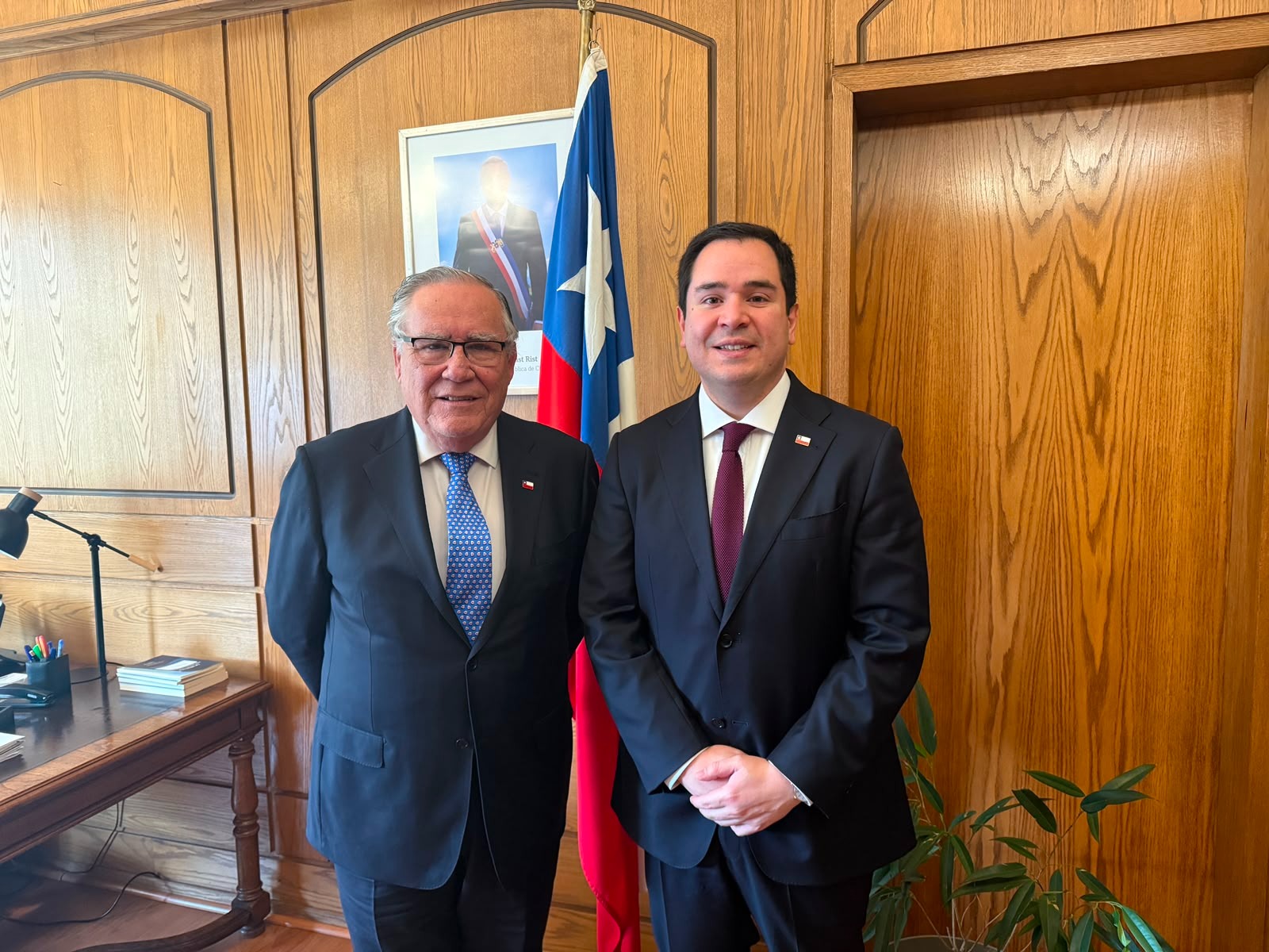 Delegado Presidencial se reúne con Ministro de Agricultura para coordinar apoyo.
