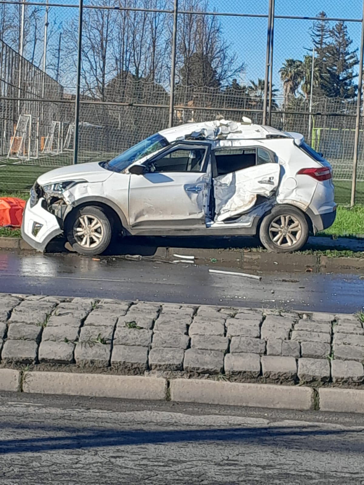 El hielo provoca graves accidentes vehiculares en Chillan.