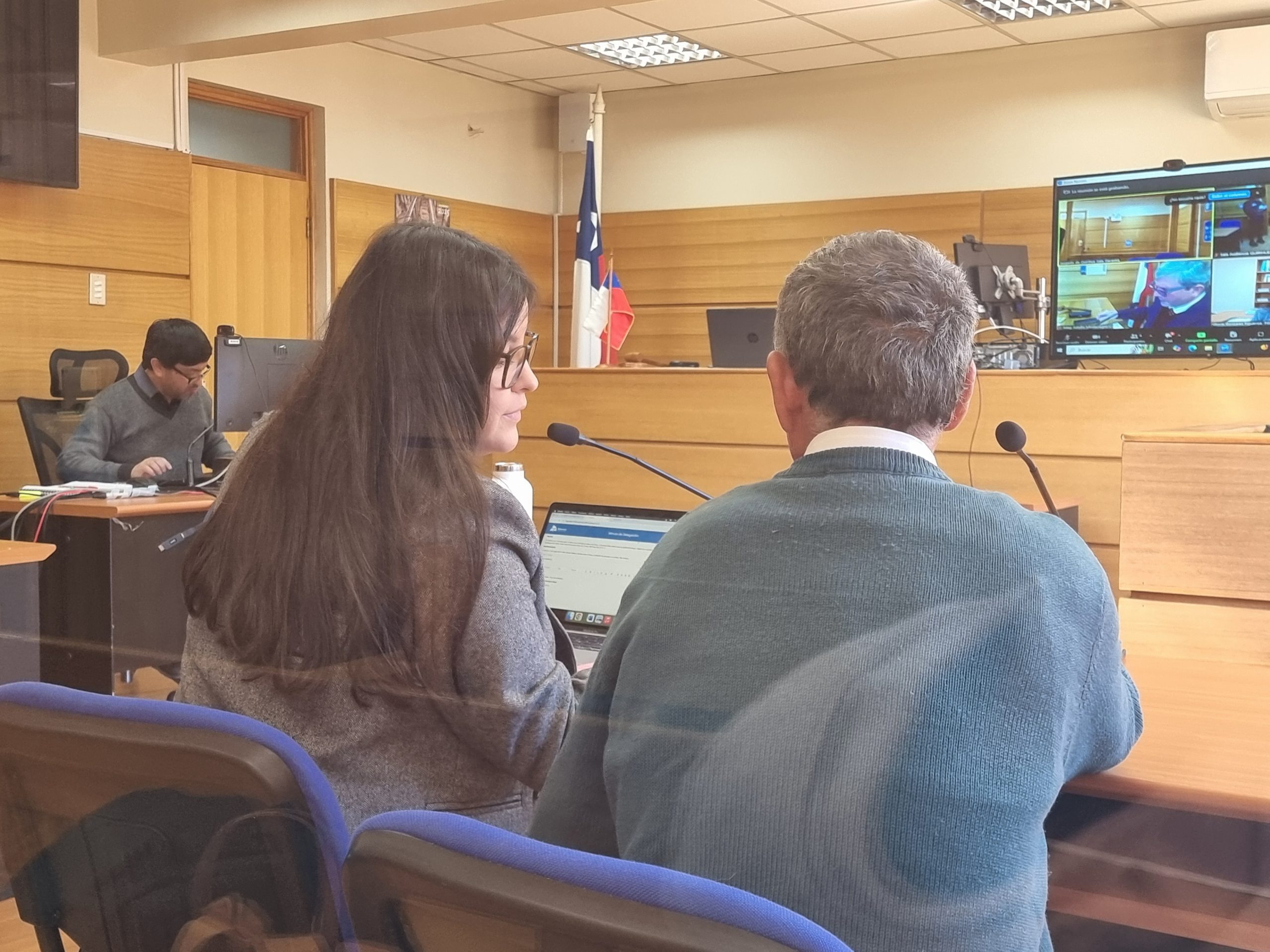 Defensora pública en Chillán logra absolución de ex carabinero acusado por delito informático.