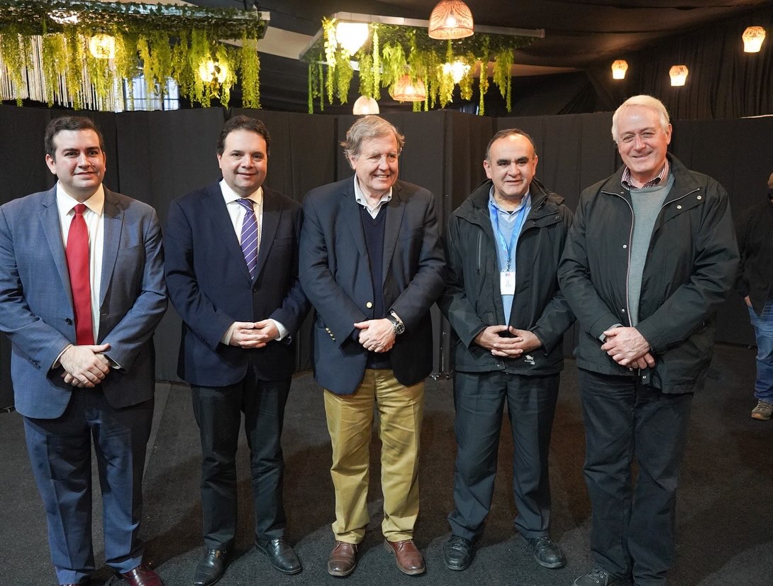 Seremi de Economía y Corfo Ñuble destacan oportunidades de reconversión agrícola y alianzas con la industria salmonera